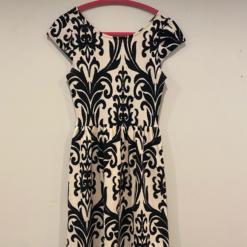 Black & White Size Small Dress